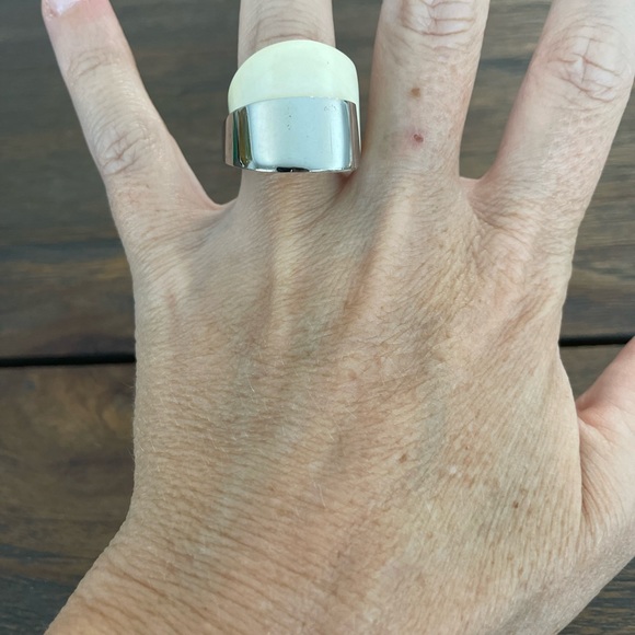 Vintage Ivory or bone ring - Picture 6 of 7